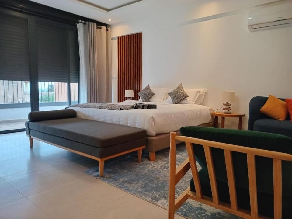 In-room safe, desk, laptop workspace, blackout drapes