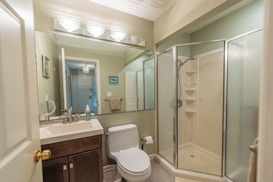 B1 Downstairs Bathroom