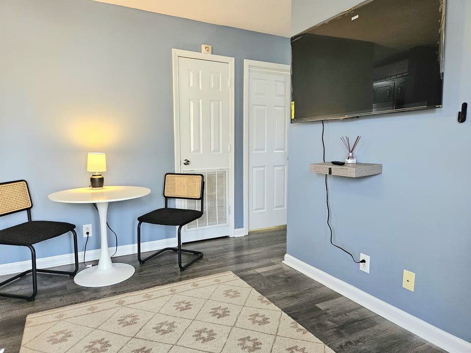 Cuddle up or sprawl out. Lose yourself in this ultra comfortable living room with high speed internet, extra blankets and plenty of natural light. We are the areas leading short term rental for transient workers, families and groups of all sizes.