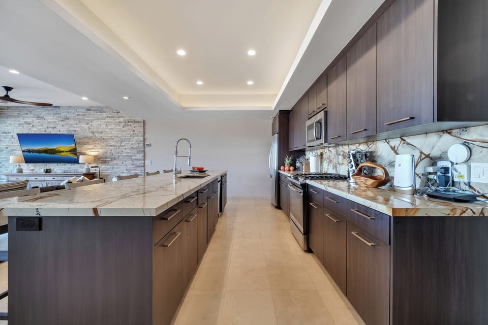 Plenty of room for all of the cooks to be in the kitchen
