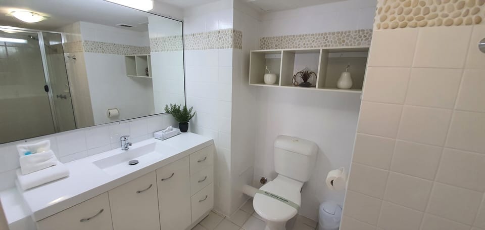 U7 ENSUITE 2