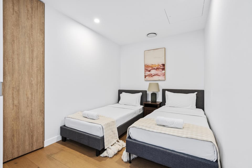 Bedroom 2 - 2 x Singles