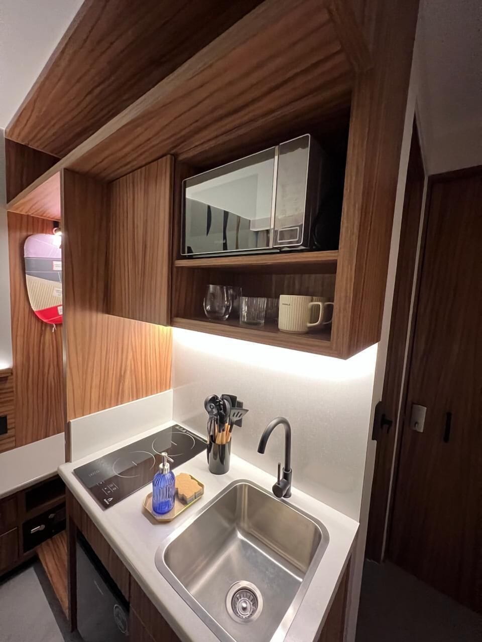 Standard Room, 1 Double Bed | In-room safe, blackout drapes, soundproofing, iron/ironing board