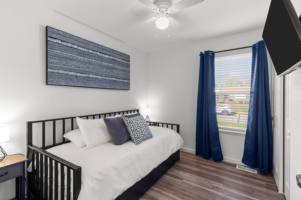 House, Multiple Beds, Kitchen, City View (508 Trudy Ln) | 3 bedrooms, individually decorated, individually furnished, bed sheets
