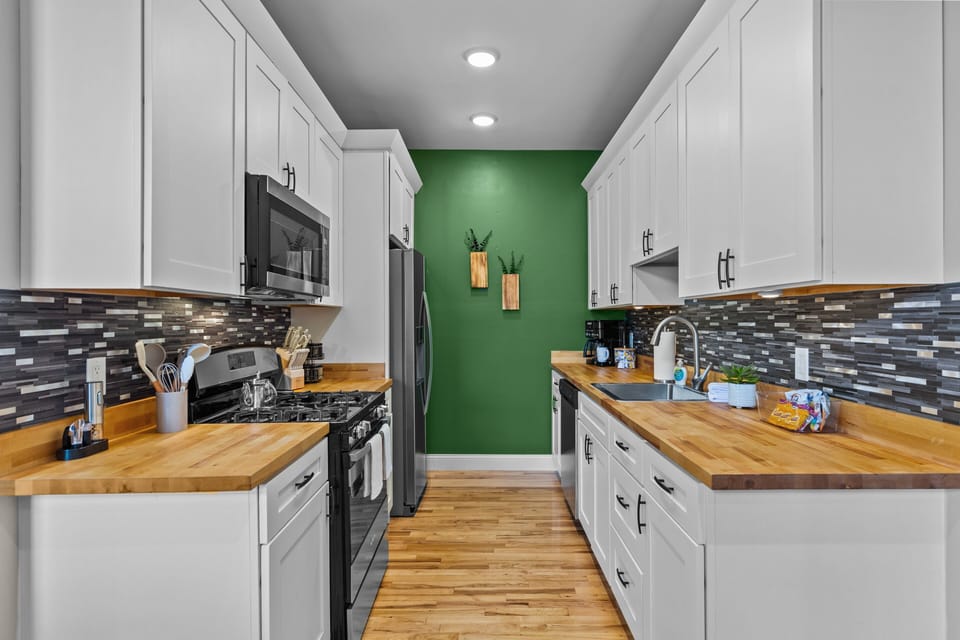 House, Multiple Beds, Patio, City View | Private kitchen | Coffee/tea maker, electric kettle
