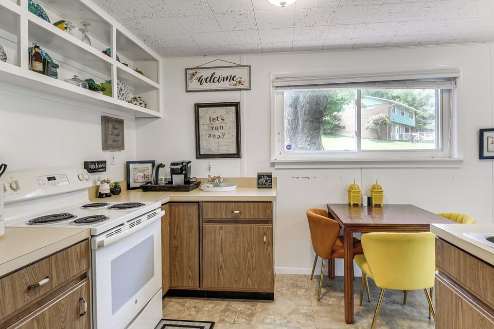 Kitchen | Trash Bags/Paper Towels