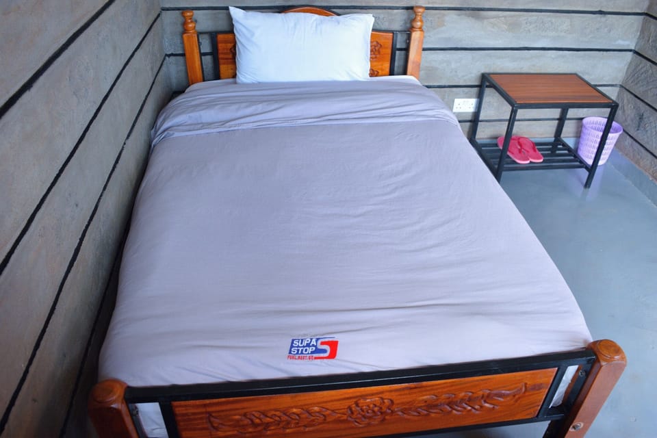 Basic Single Room | Free WiFi, bed sheets