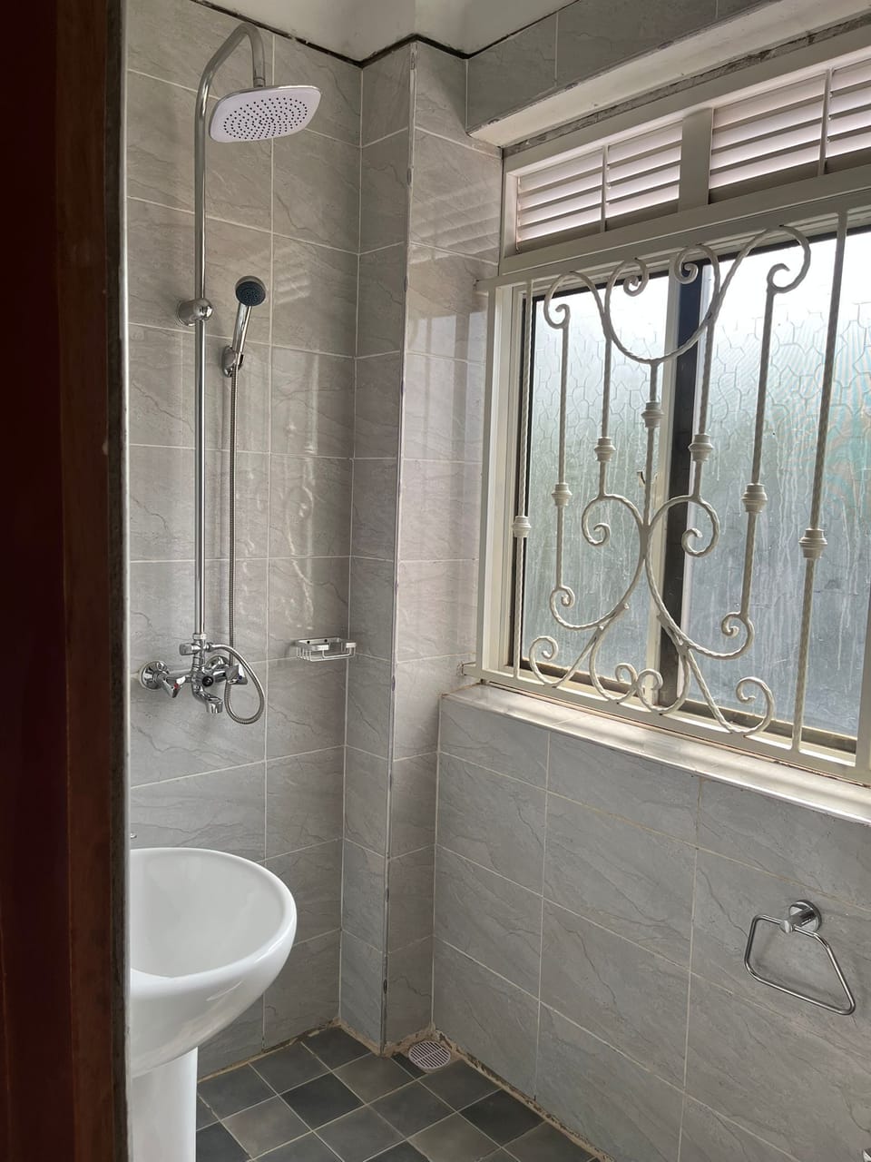 Deluxe Double Room, 1 Bedroom, Garden View | Bathroom | Slippers