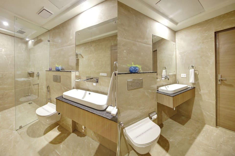 Deluxe Double Room, City View | Premium bedding, laptop workspace, iron/ironing board, free WiFi