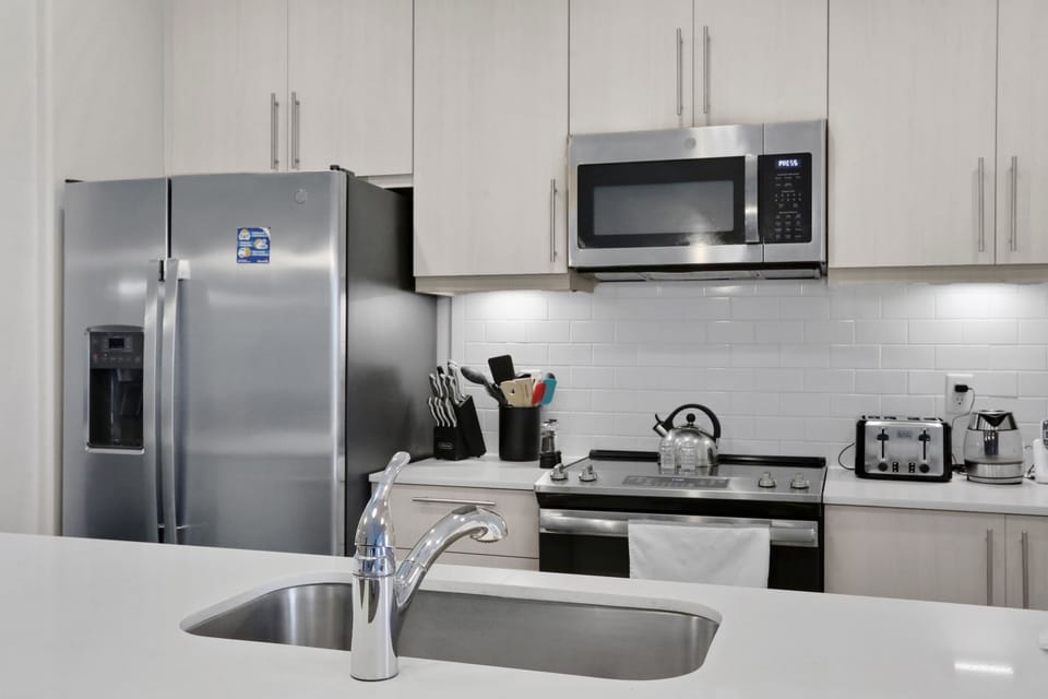 House, 4 Bedrooms | Private kitchen | Coffee/tea maker, fridge, oven, toaster