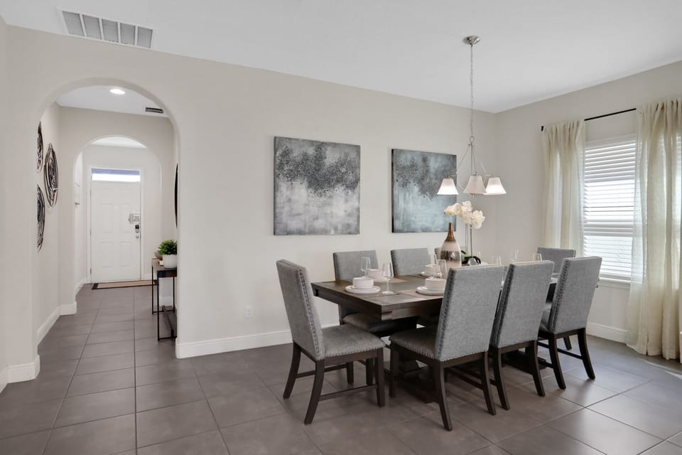 House, 4 Bedrooms | Dining