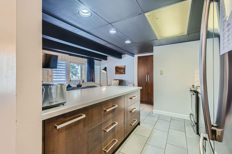 Condo, 2 Bedrooms | Interior