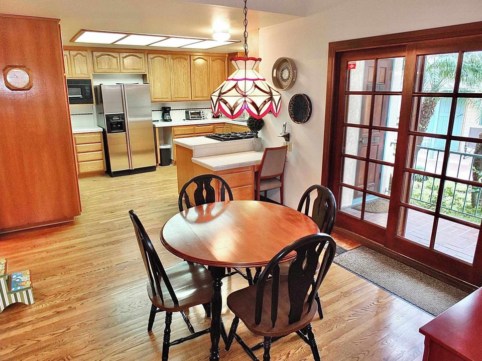 Dining table with seating for 4