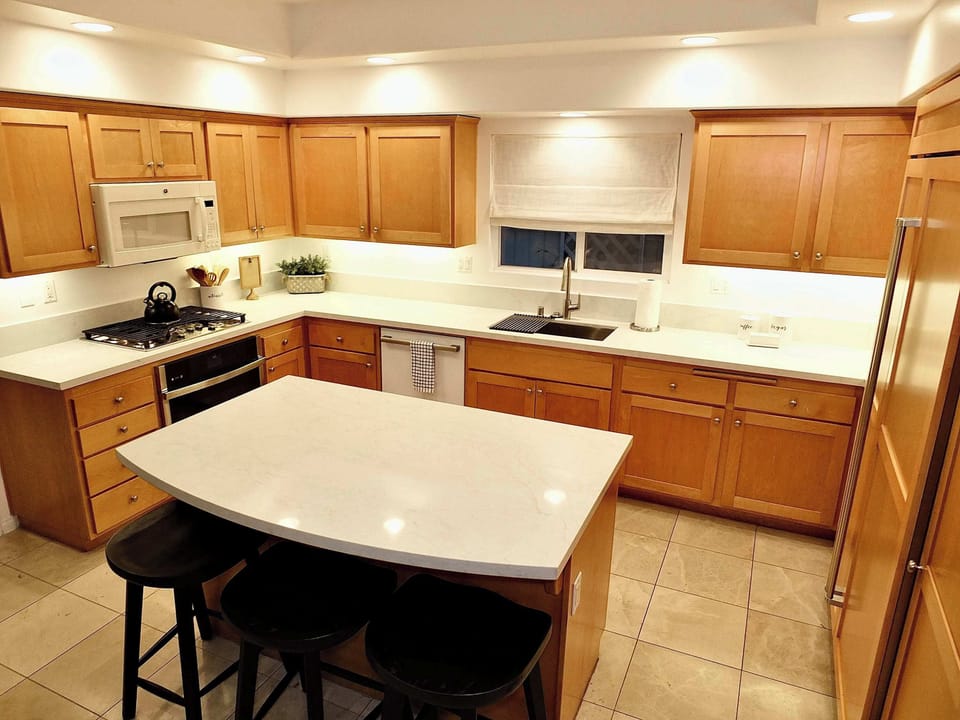 Sip morning coffee or grab a bite at the counter, seating 3