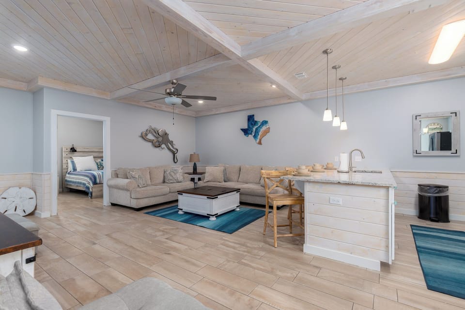 Living and kitchen area