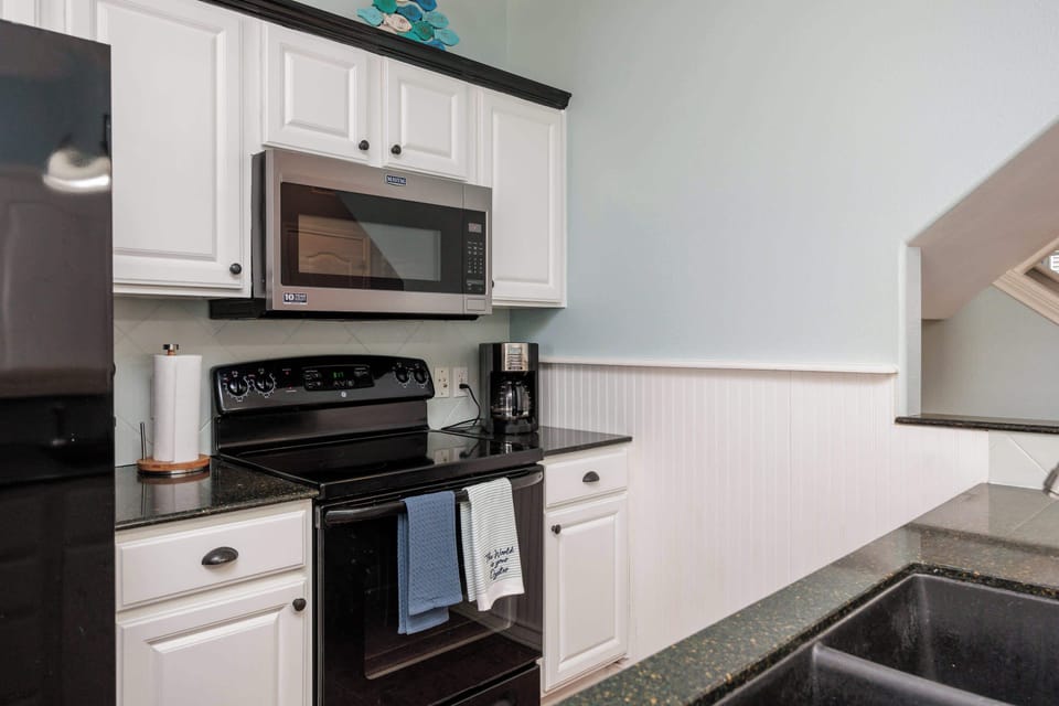 Fully equipped kitchen