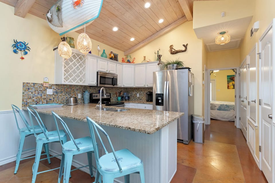 Additional counter seating for 4