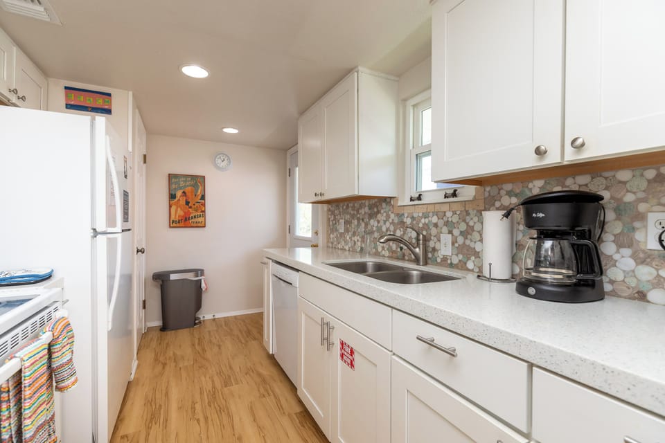 Fully furnished and equipped kitchen