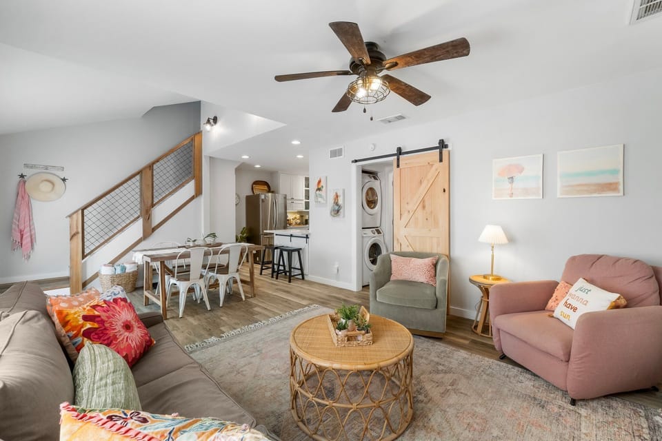 Open concept living, dining and kitchen area 