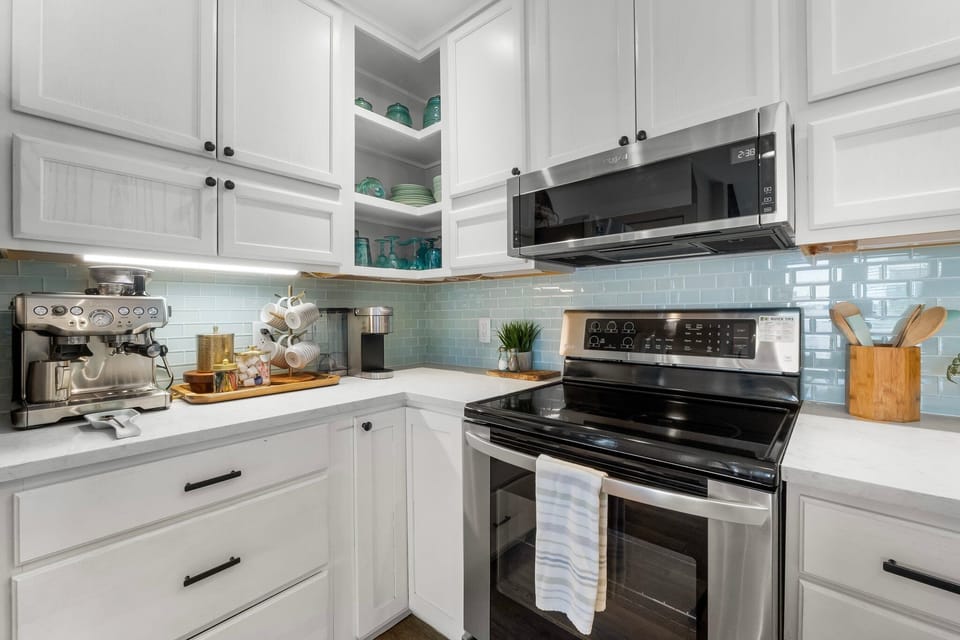 Fully stocked kitchen - Perfect for family meals 