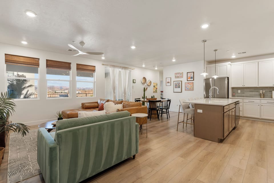 Living/Dining Area
