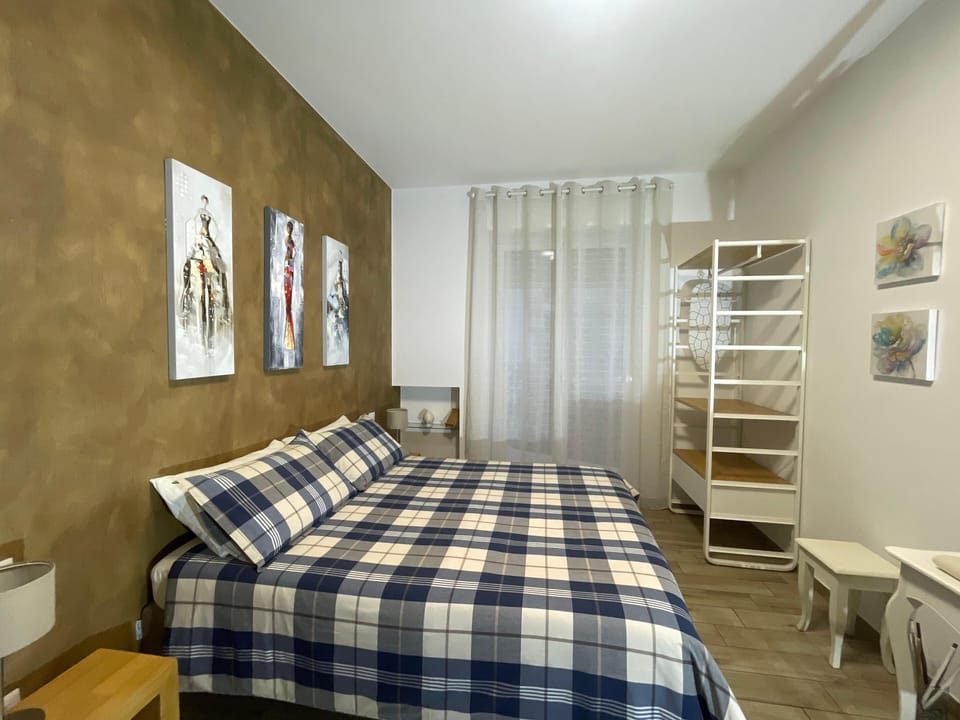 Basic Triple Room | Hypo-allergenic bedding, desk, laptop workspace, soundproofing