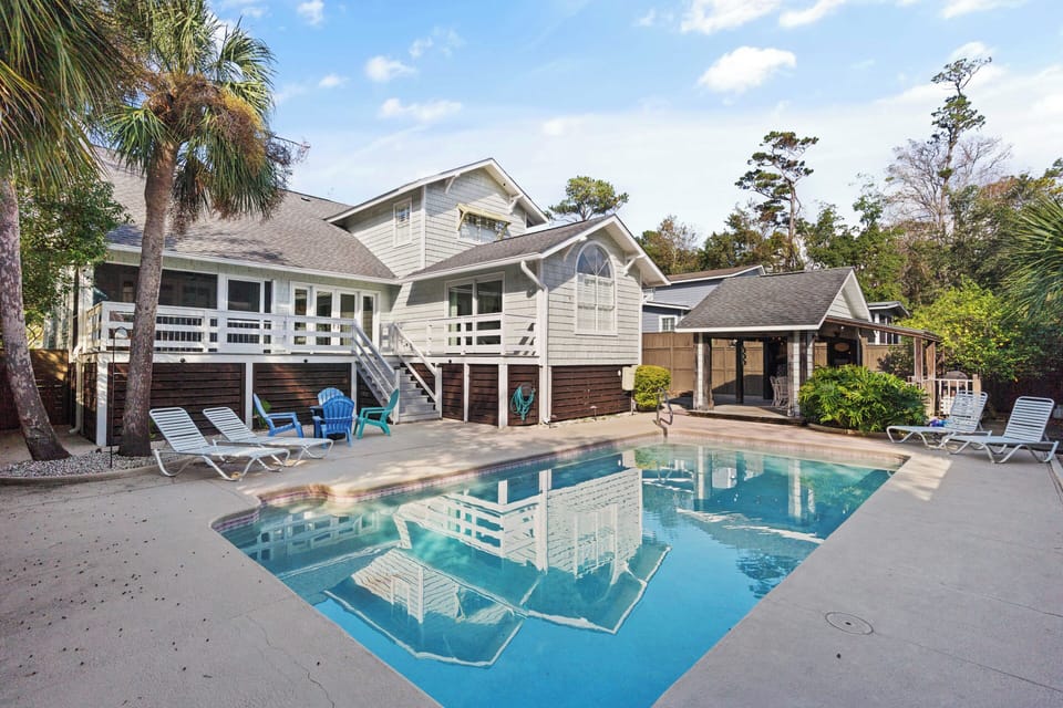 Make a Splash - Pool side retreat