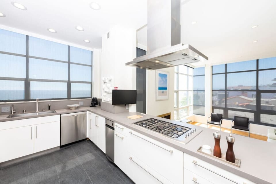 Fully equipped kitchen