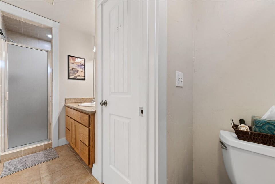 Entrance to the bathroom - stand-up shower