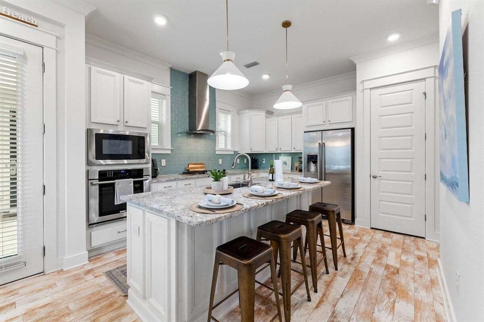 Spacious kitchen island