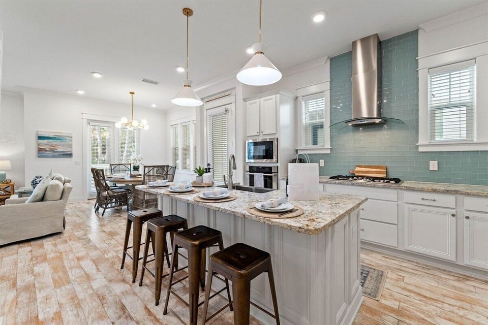 Awesome kitchen with lots of amenities