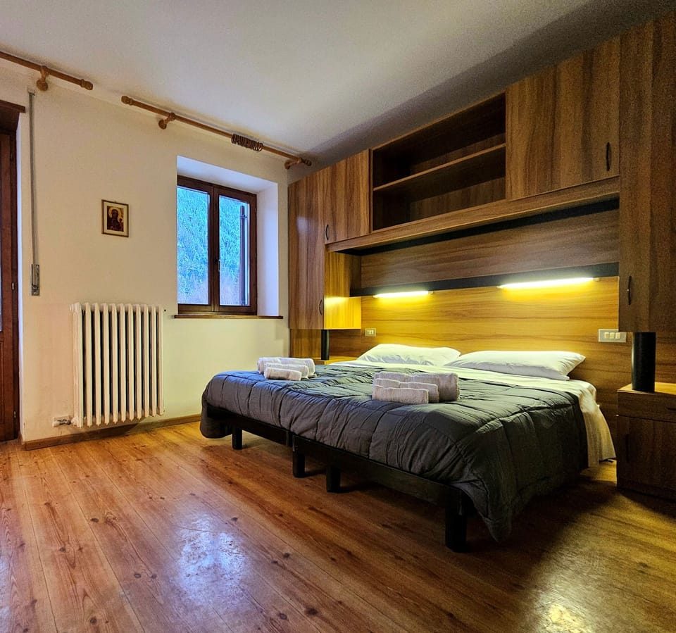 Standard Double Room | Desk, soundproofing, free WiFi, bed sheets