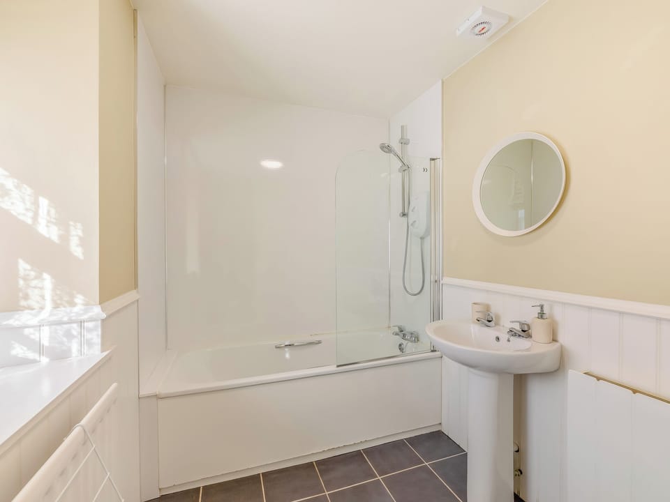Bathroom | South Lodge - Paxton House, Berwick-Upon-Tweed