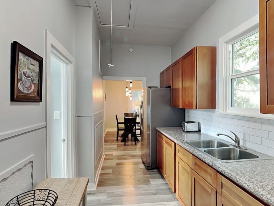 Full Size Kitchen