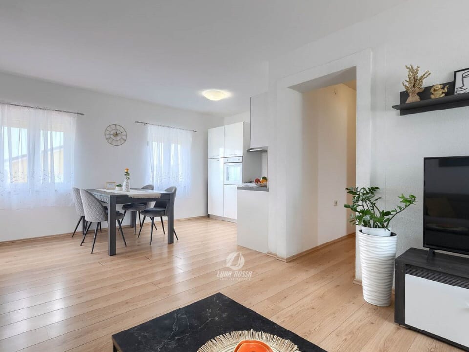 House | Dining