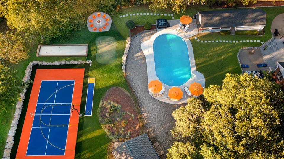 Massive outdoor oasis awaits your stay!