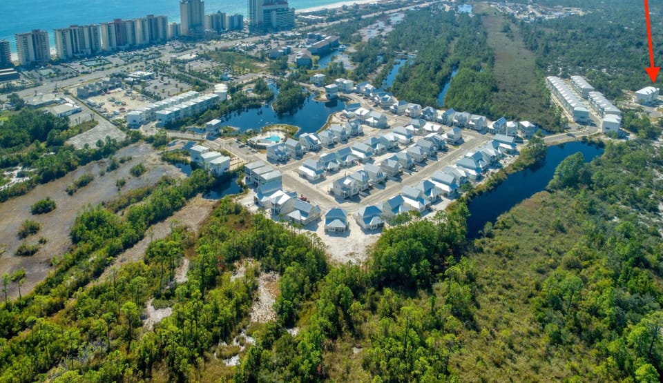 Welcome to Turtle's Nest in Summer Salt! Summer Salt is a new housing community in beautiful Orange Beach! 3 Bedroom, 4 bathroom. Sleeps 9.