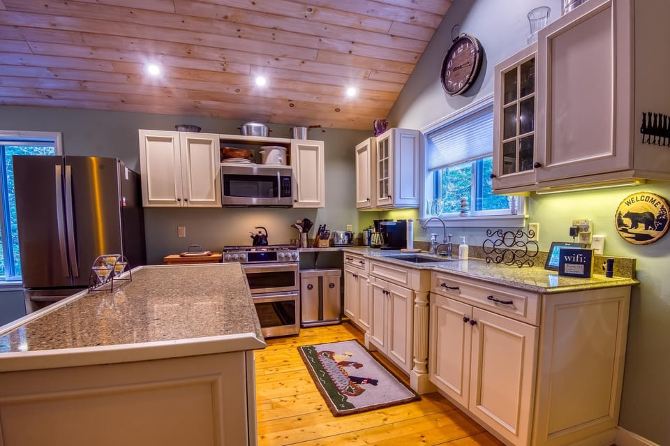 Fully Applianced Kitchen