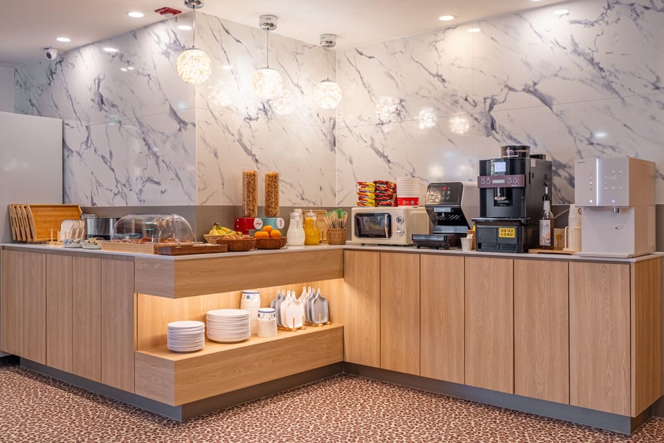 Free self-serve breakfast on weekdays