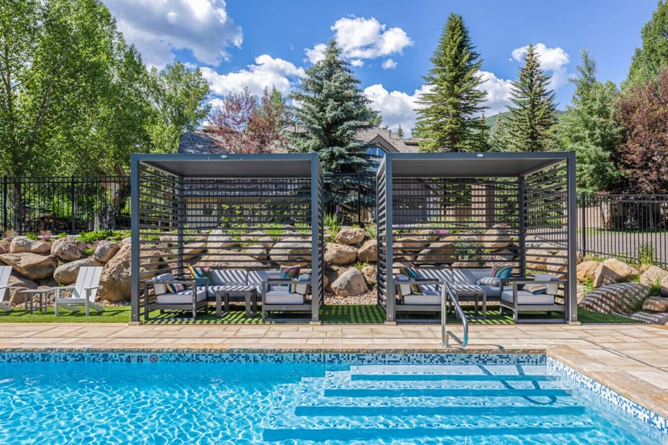 Refreshing community pool, hot tub, and tennis court