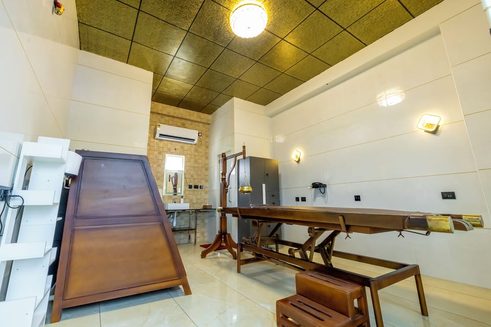 Couples treatment rooms, sauna, body treatments, aromatherapy