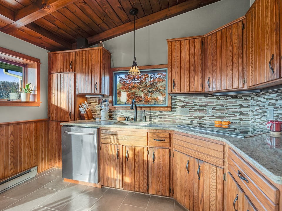 Premium Villa, Mountain View | Private kitchen | Full-size fridge, microwave, oven, stovetop