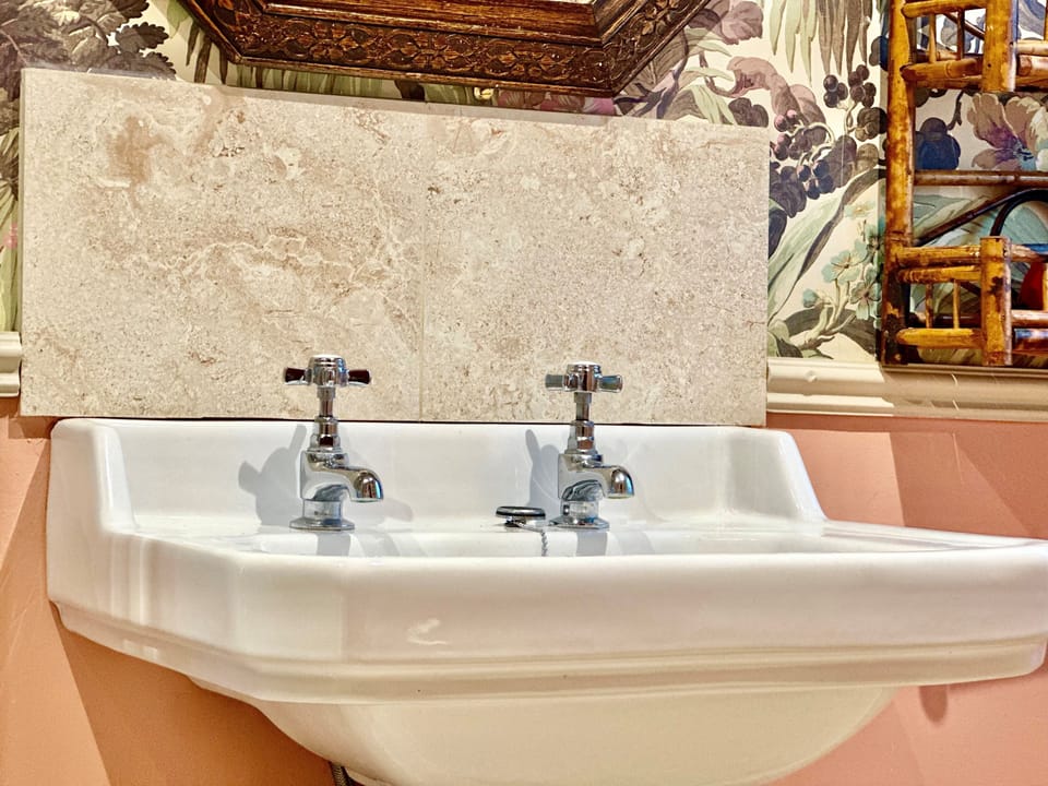 Windfall, Ryde: Bathroom with walk in shower