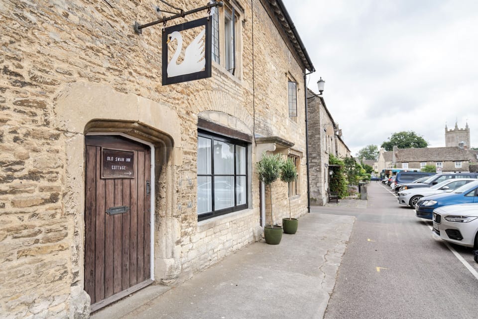 Located conveniently on the High Street of the lovely village of Sherston 