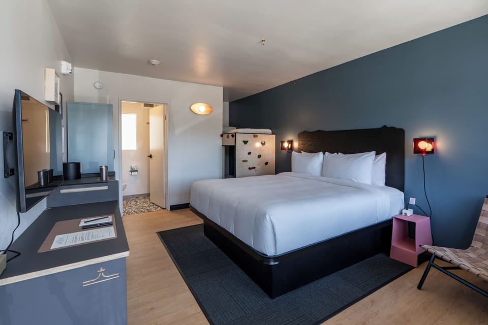 Classic Quadruple Room, Multiple Beds | Premium bedding, pillowtop beds, individually decorated