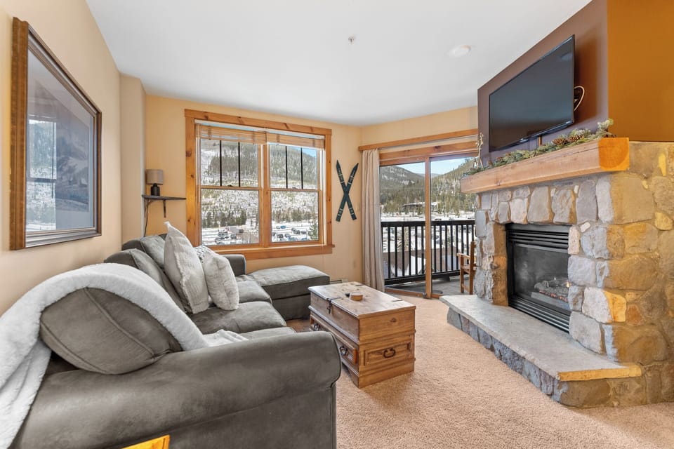 Condo (1 Bedroom) | Front of property