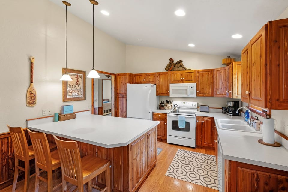 Fully equipped kitchen and enough room to cook for the group!