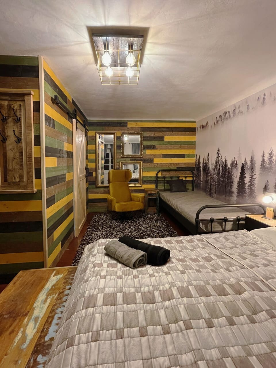Design Triple Room | Soundproofing, free WiFi