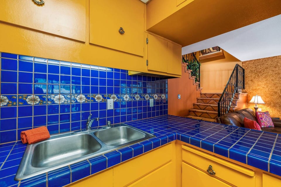 Kitchen Counters and Sink