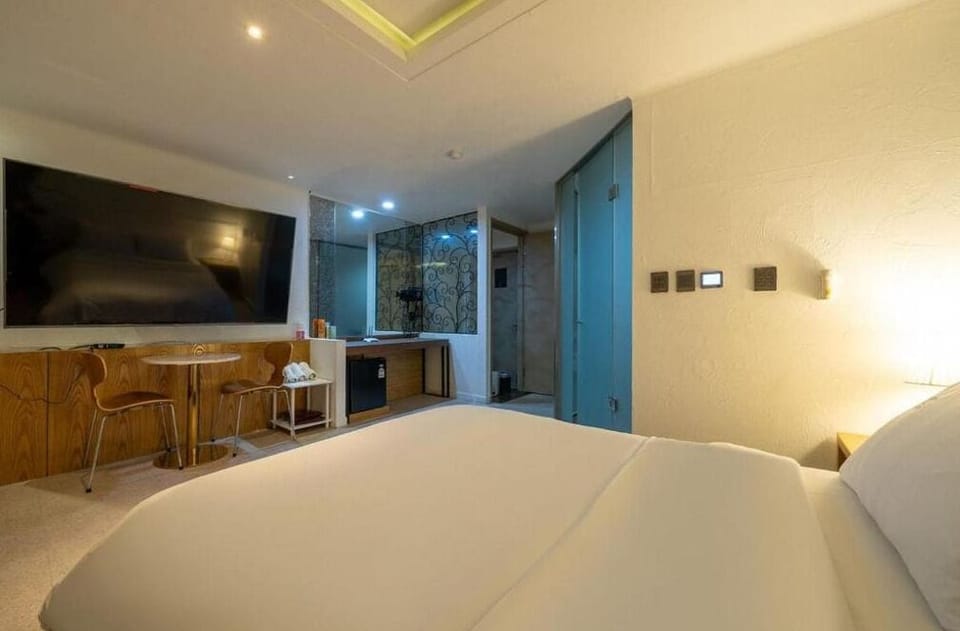 Deluxe Double Room | Free WiFi